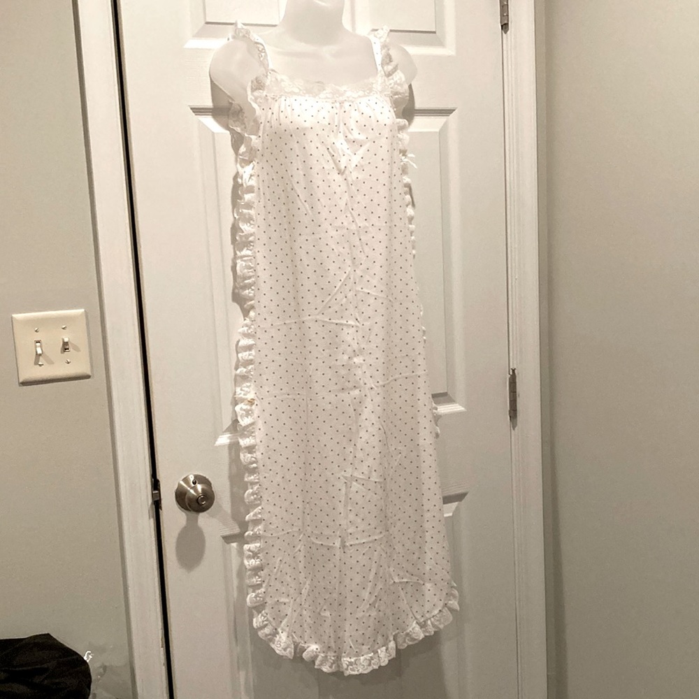 Vtg 80s white nightdress with purple hearts and lace, Sz S